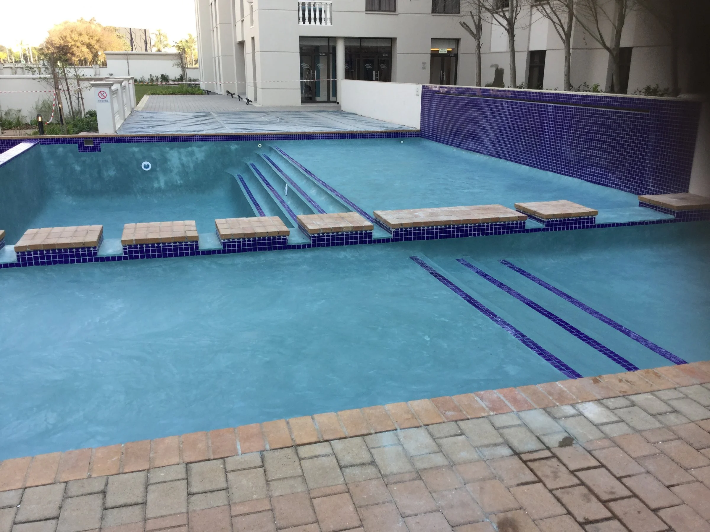 Metcourt pool, Emperors Palace — completed